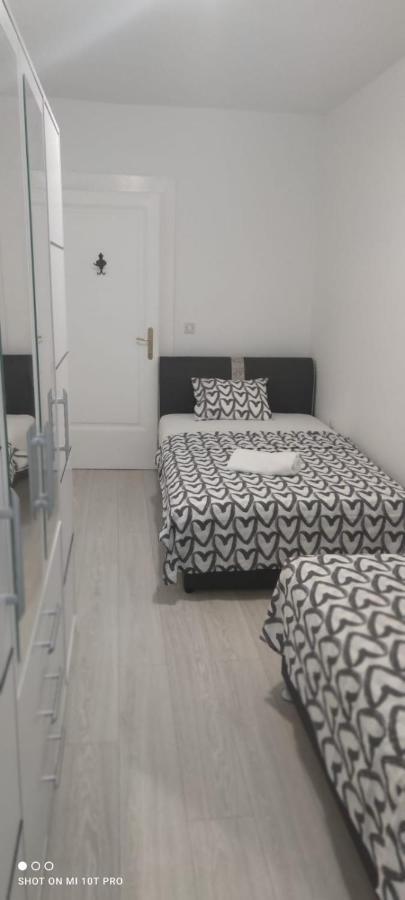 Apartman R&R,3 Room Apartman In The Center Шибеник Екстер'єр фото